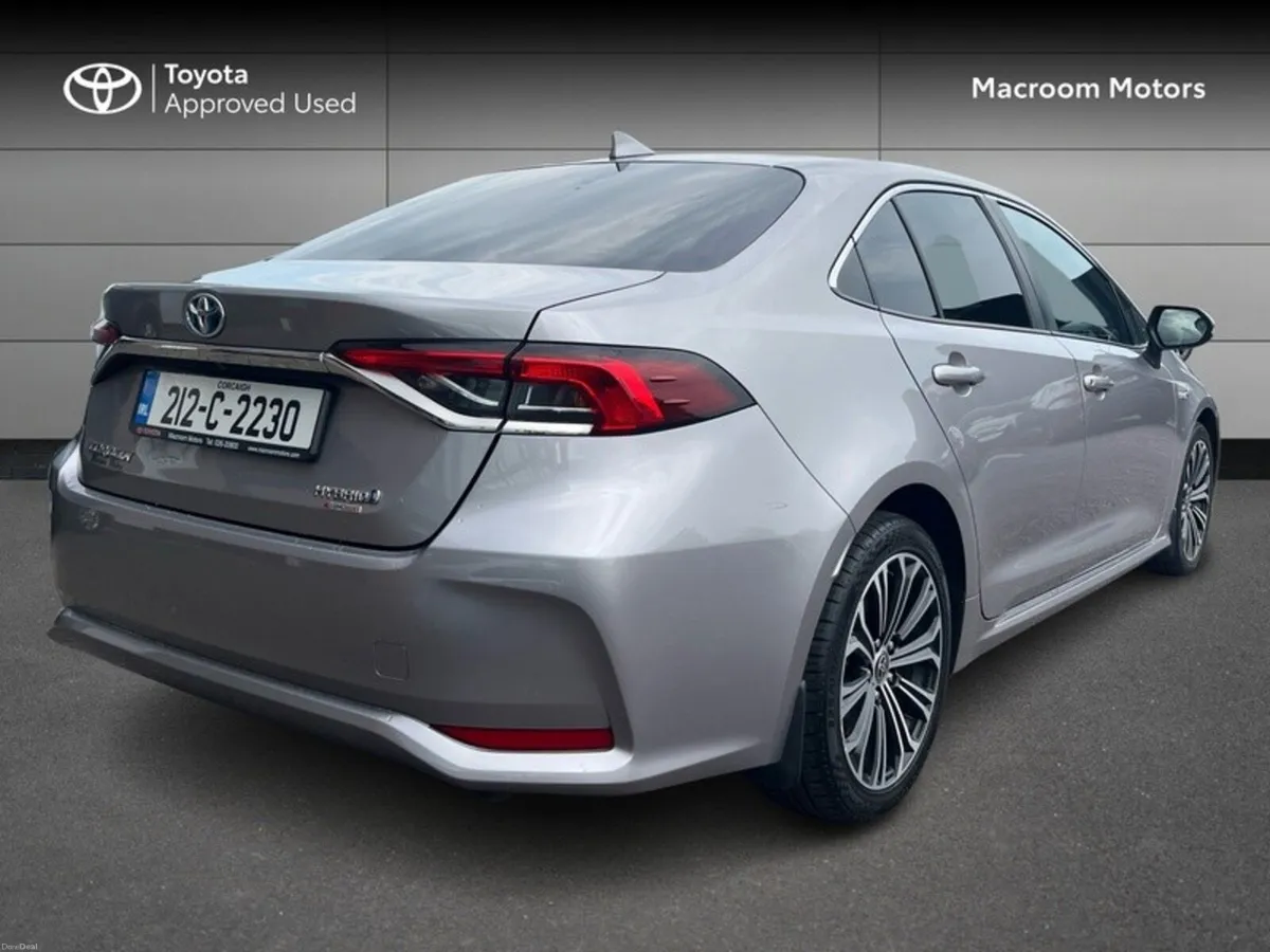 Toyota Corolla HYBRID LUNA SPORT 4DR AUTO - Image 2