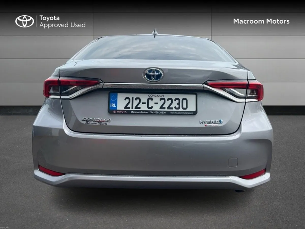 Toyota Corolla HYBRID LUNA SPORT 4DR AUTO - Image 4