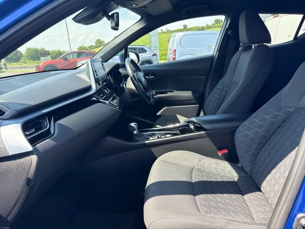 Toyota C-HR Blue Eclipse Metallic 1.8 Sport Hybrid - Image 6