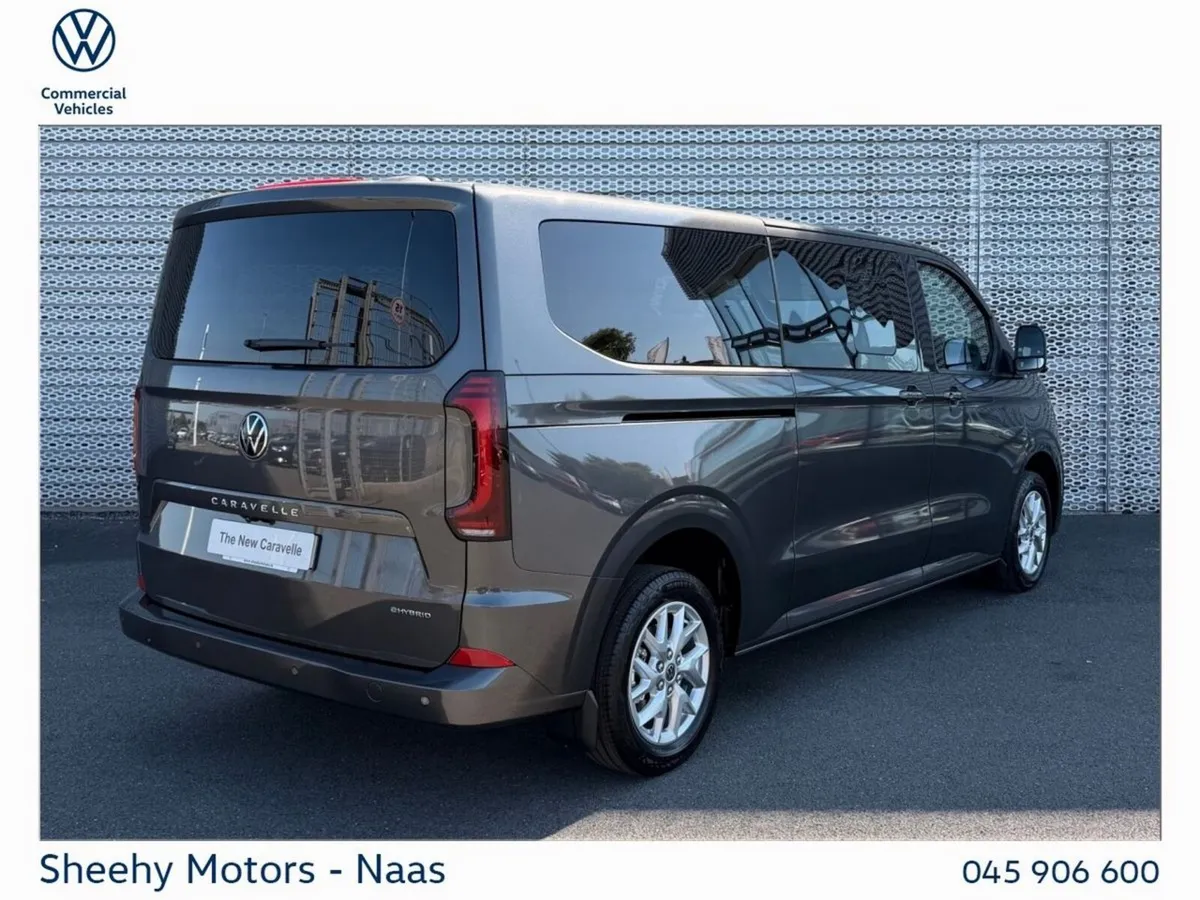 Volkswagen Caravelle STYLE PHEV LWB 230HP AUTO 8 S - Image 3