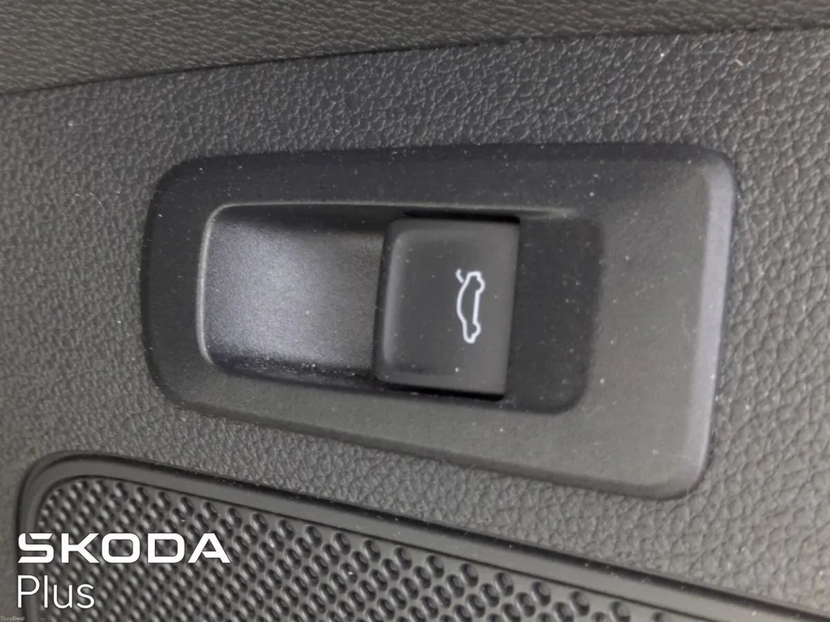 Skoda Karoq AUTOMATIC SELECTION+ 2.0TDI 150HP - Image 3
