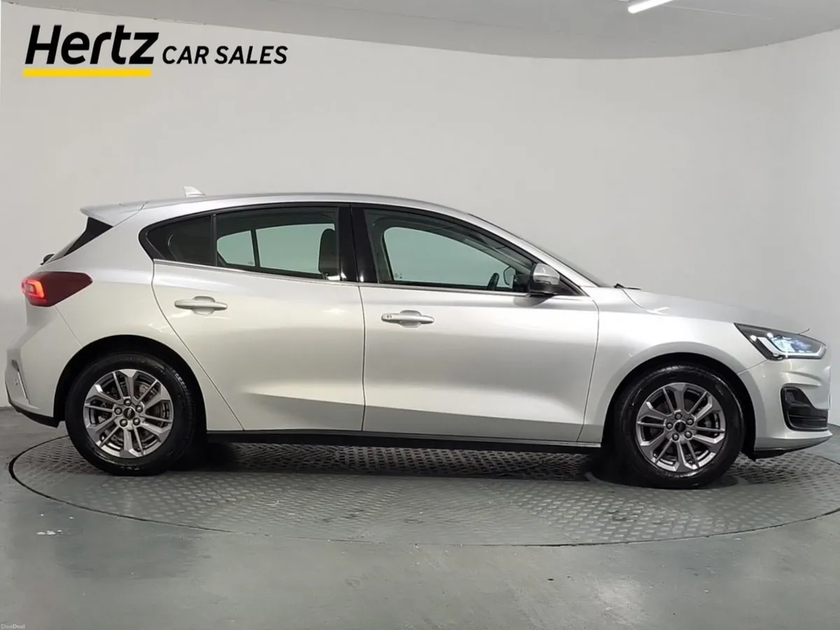 Ford Focus TITANIUM Petrol Manual - Image 4