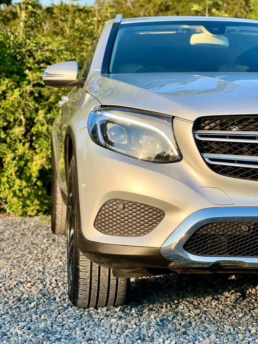 2018 Mercedes-Benz GLC 220d 4MATIC Automatic - Image 5