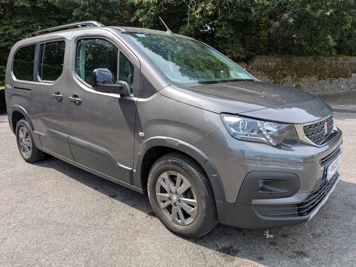Wheelchair Accessible 2023 Peugeot Rifter LWB - Image 4