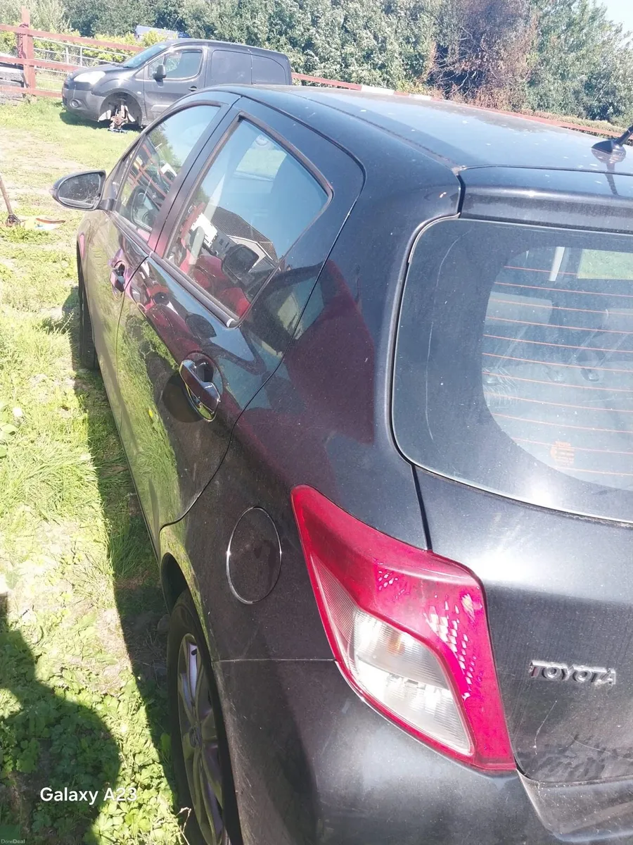Toyota Yaris - Image 2
