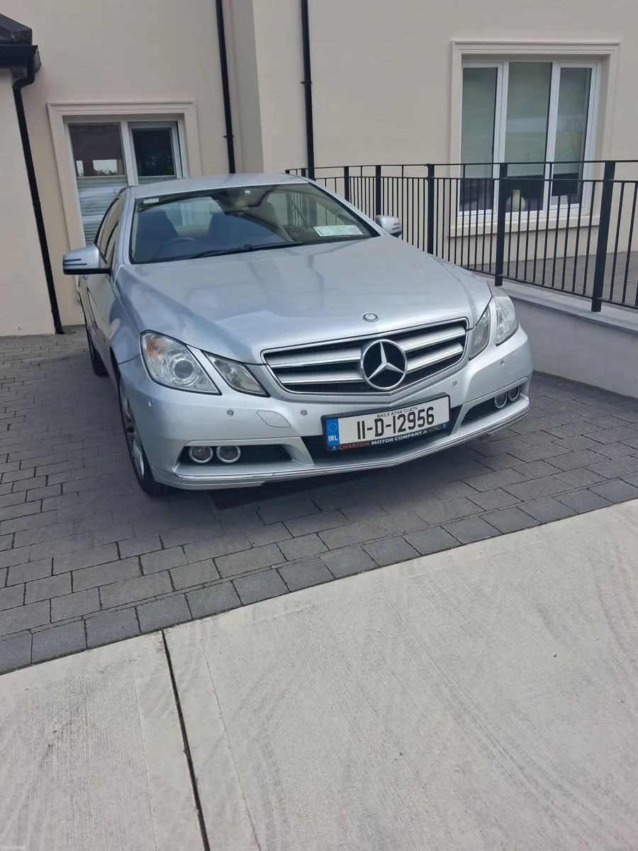 Mercedes-Benz E-Class 2011 - Image 1