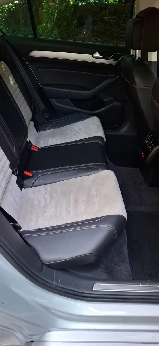 152 VW Passat , SPOTLESS,  HIGHLINE - Image 3