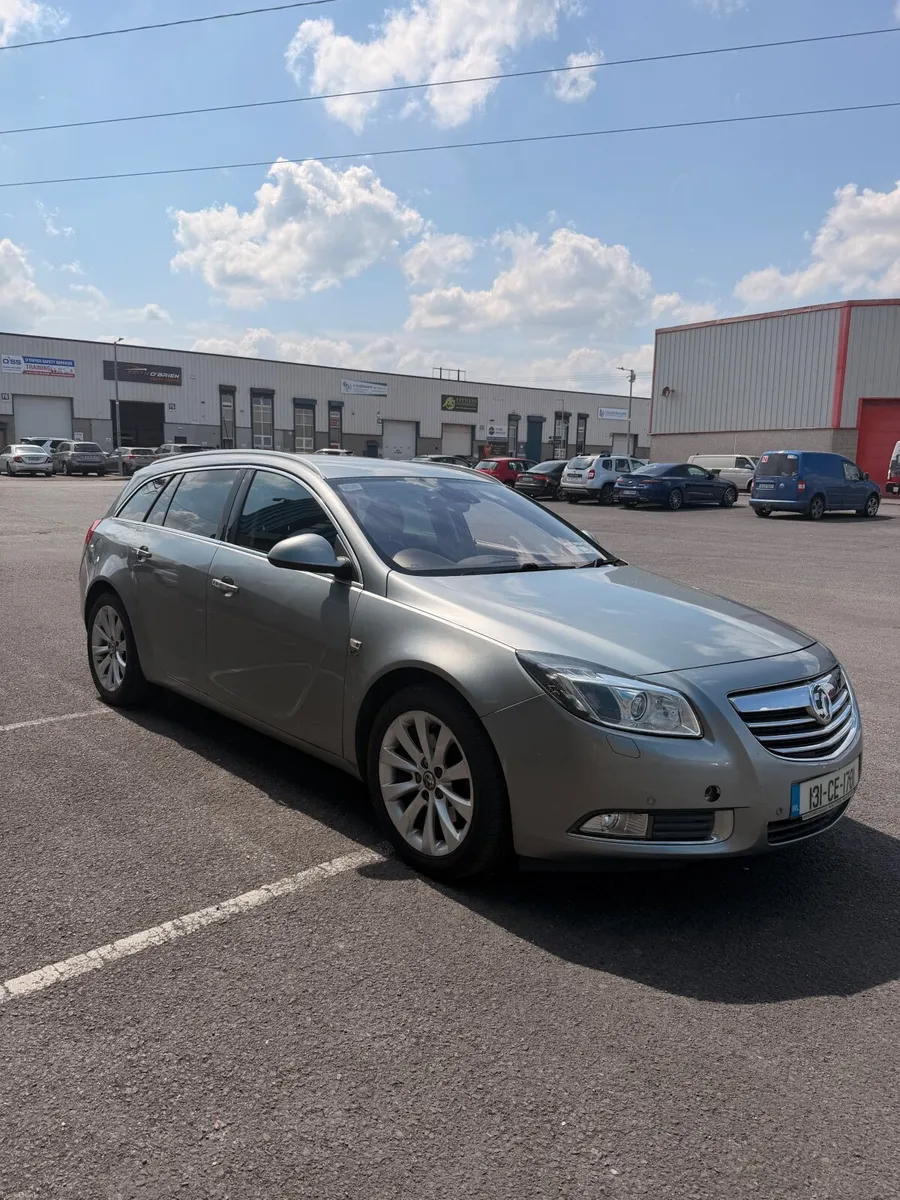 Insignia 2013: New NCT today ✅ service history - Image 1
