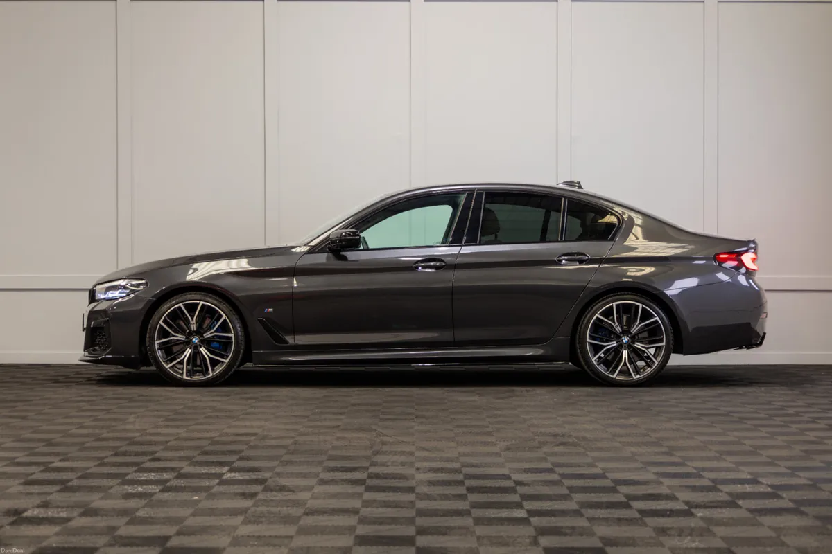 212 BMW 5-Series 520d M-Sport - Image 3