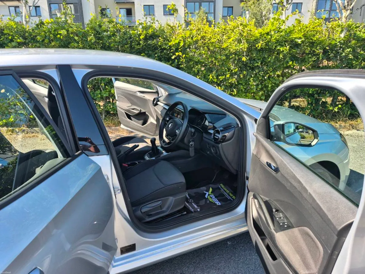Skoda Fabia Ambition 1 litre petrol - Image 6