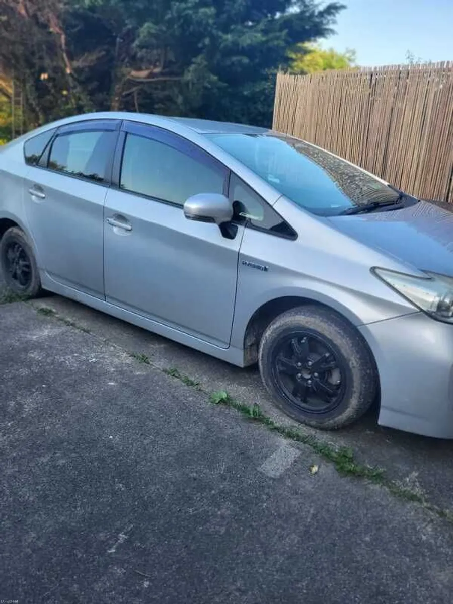 2013 Toyota Prius - Image 2