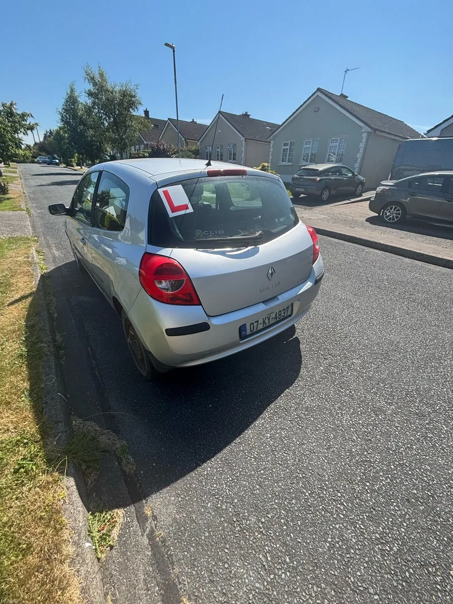 Renault Clio - Image 1