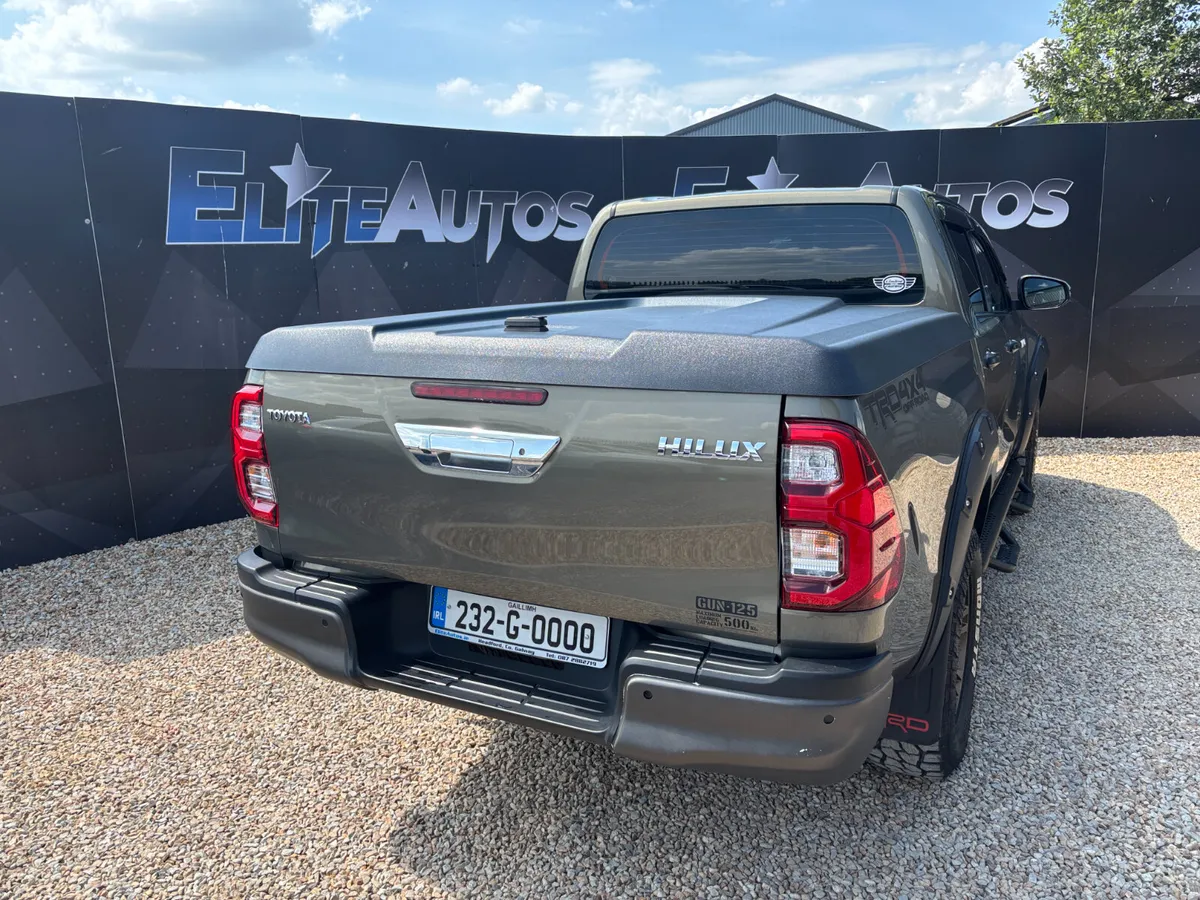 Toyota Hilux HUGE SPEC !! Automatic 2023 - Image 6