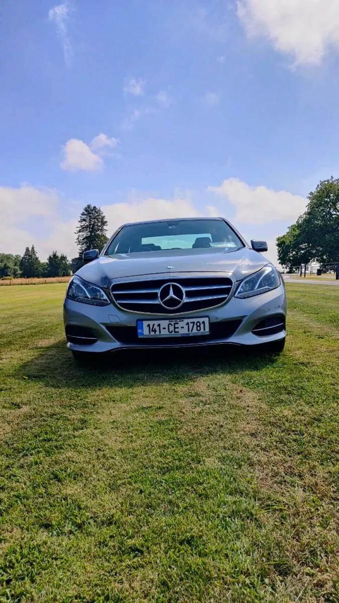 Mercedes Benz E220 - Image 2