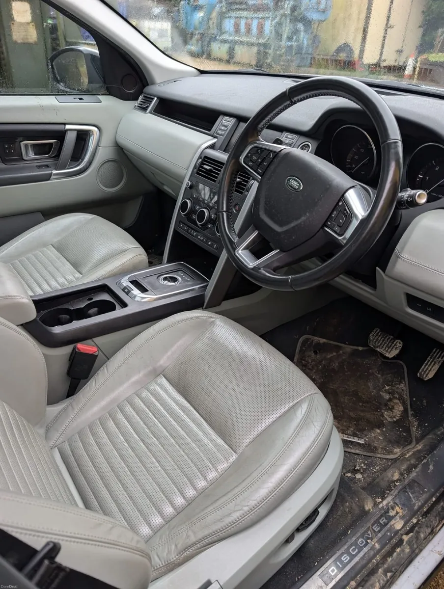 Land Rover Discovery Sport 2015 - Image 6