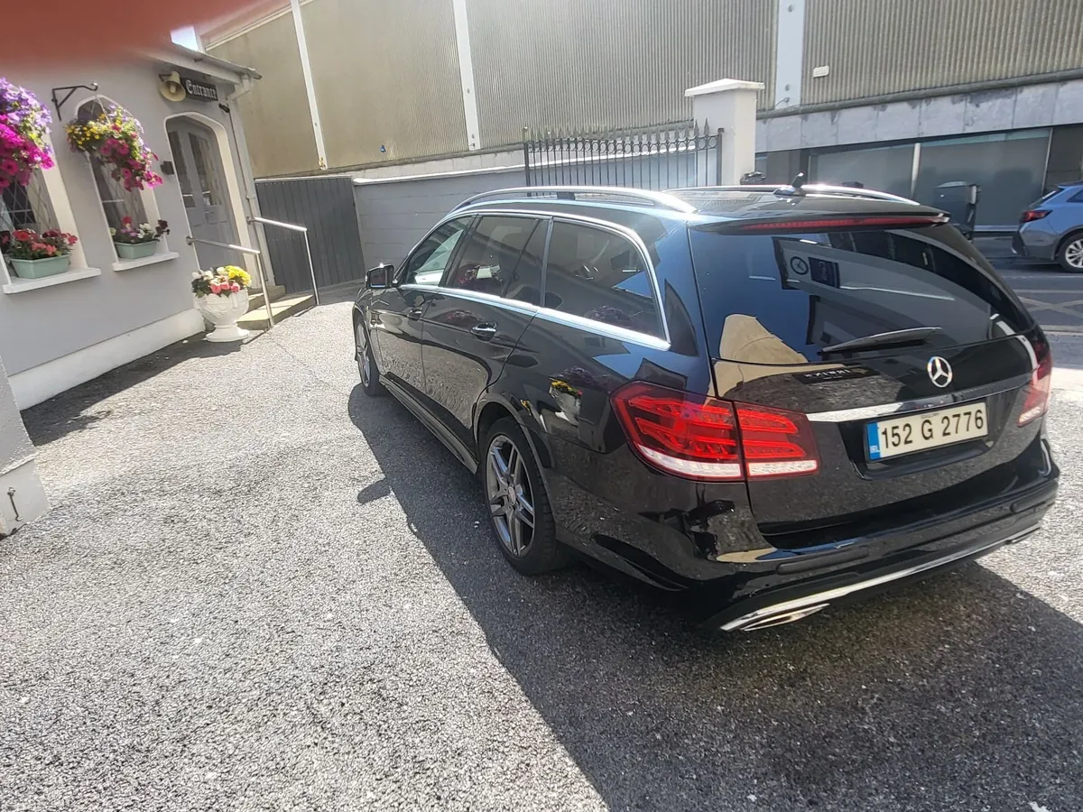 152 Mercedes-Benz E-Class (Hearse Removal Vehicle) - Image 4