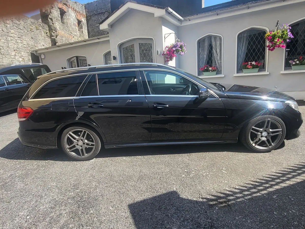 152 Mercedes-Benz E-Class (Hearse Removal Vehicle) - Image 6