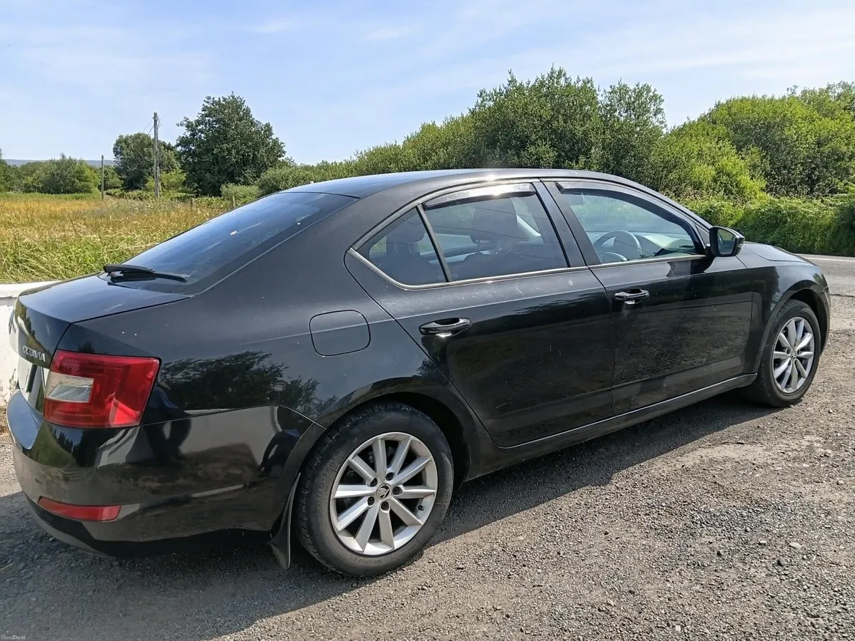 2016 Skoda Octavia 1.6 Diesel 236,000 Km - Image 3