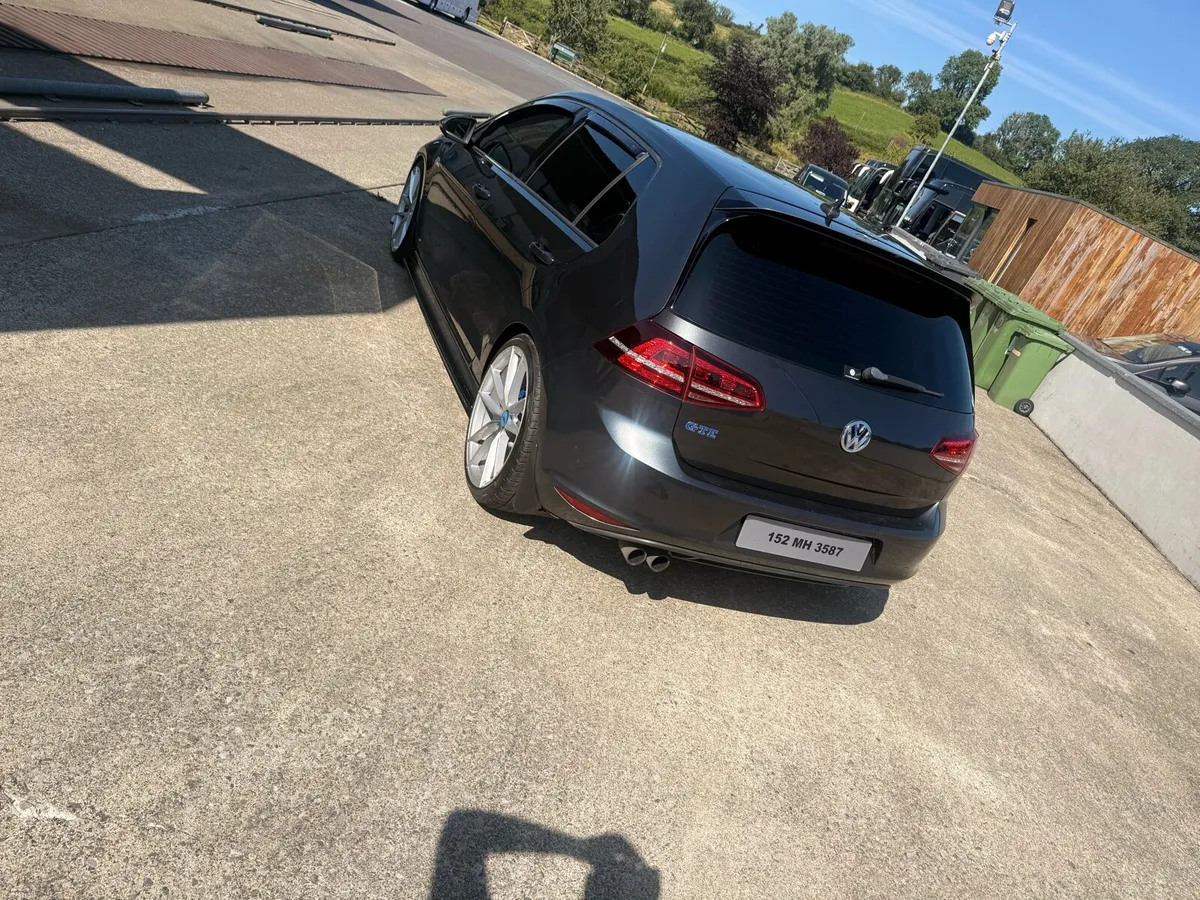 Volkswagen Golf GTE - Image 3
