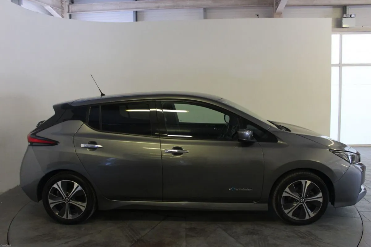 Nissan Leaf Leaf SV Premium 40 kWh(TENDER 21) - Image 1