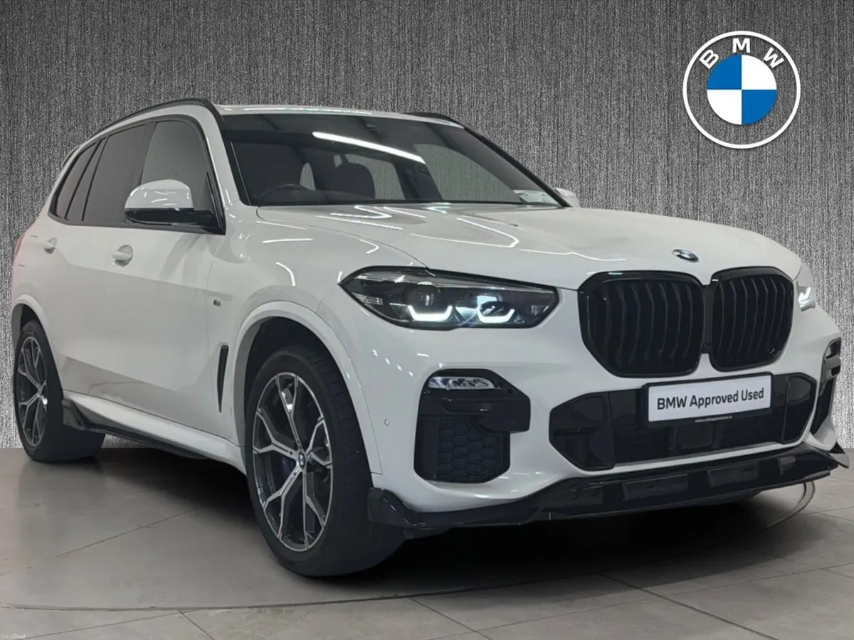 BMW X5 xDrive45e M sport Sky Lounge Panoramic - Image 1