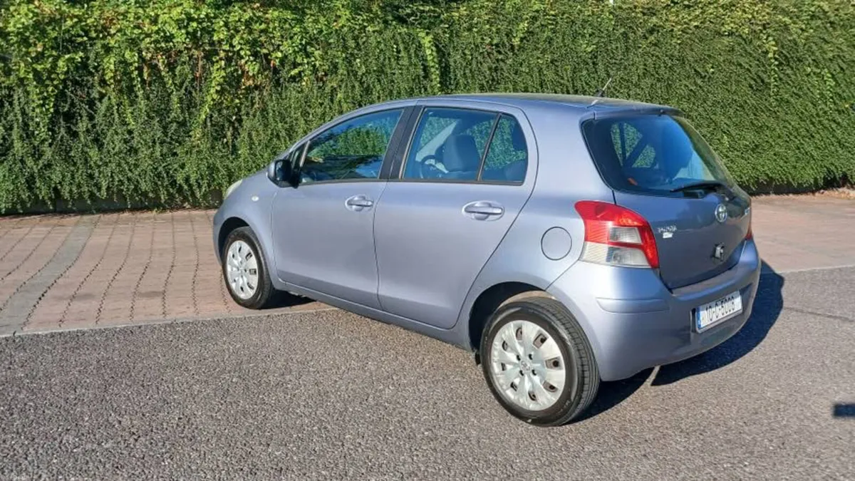Toyota Yaris 2010 - Image 1