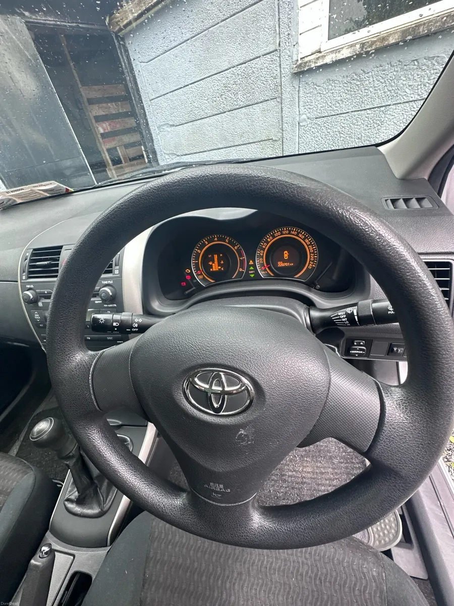 TOYOTA COROLLA 2007 FOR SALE – €1,999 - Image 3