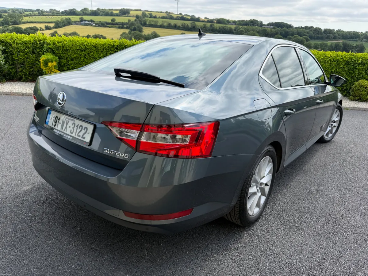 2019 Skoda Superb 2.0 Diesel 150hp SE Technology - Image 3