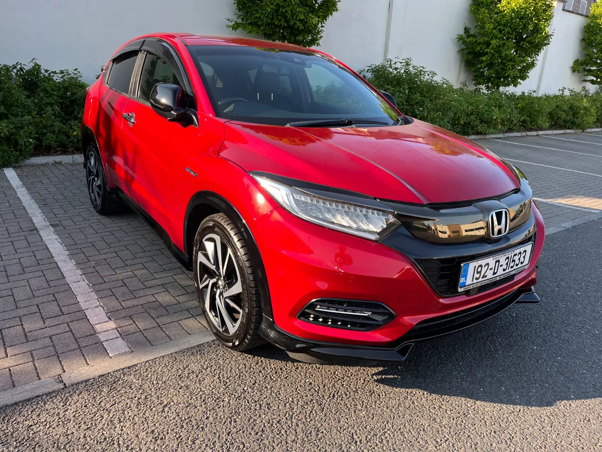 Honda  Vezel RS 2019 HIGH SPECIFICATION, AUTOMATIC - Image 1