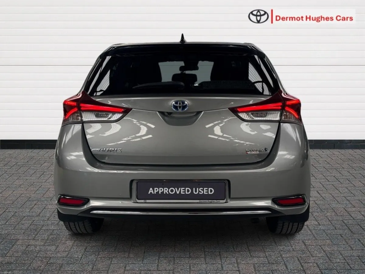 Toyota Auris HYBRID LUNA SPORT AUTOMATIC - Image 4