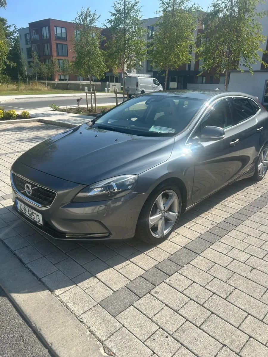 Volvo v40 D3 150 BHP - Image 1