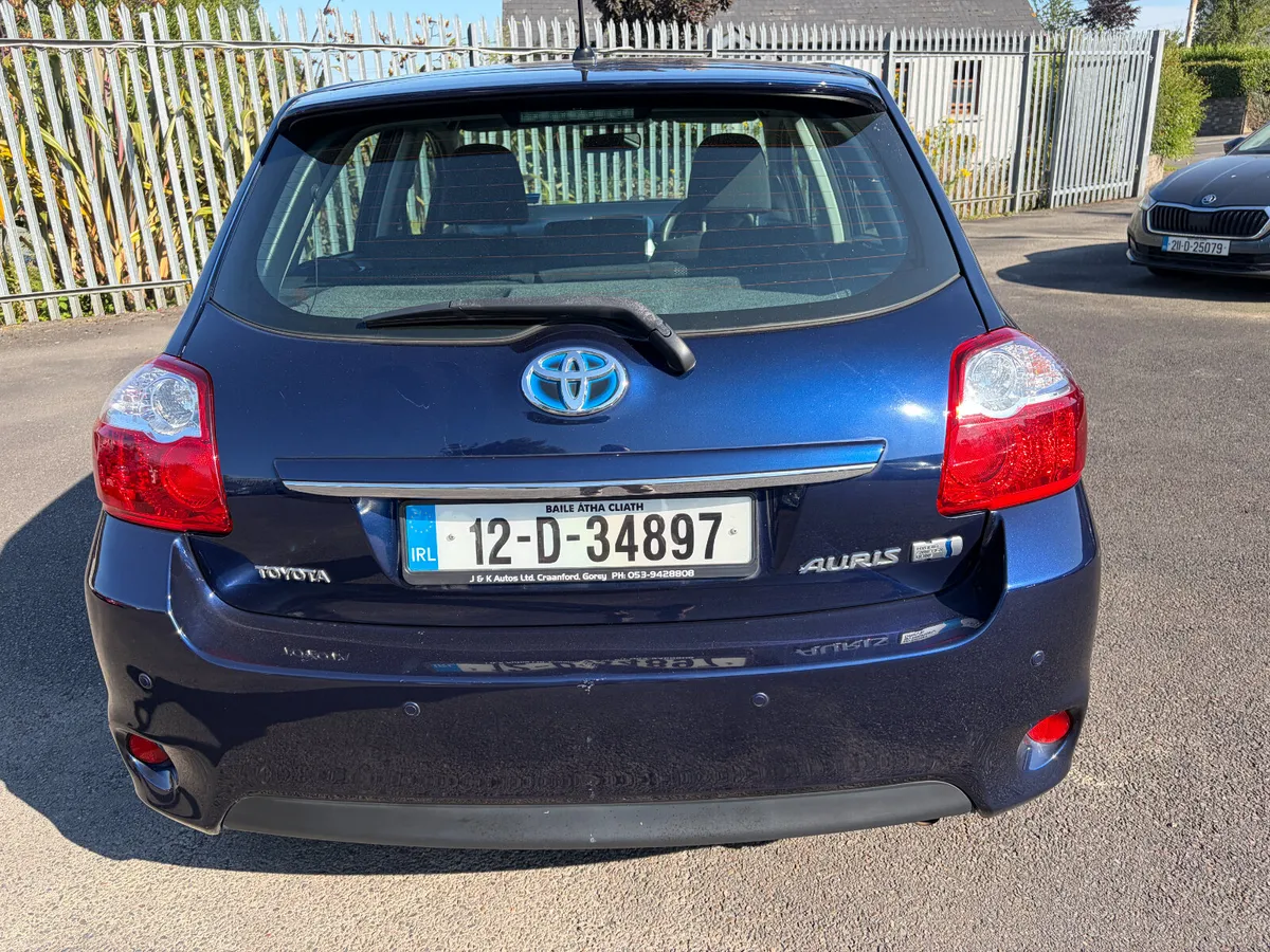 Toyota Auris 2012, Hybrid 1.8 HSD - Image 2