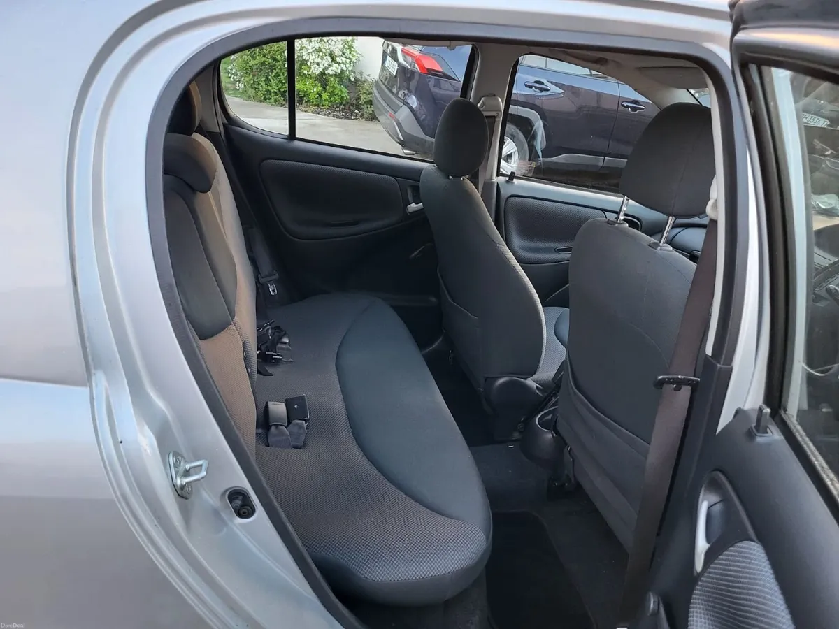 Toyota Yaris 2004 - Image 3