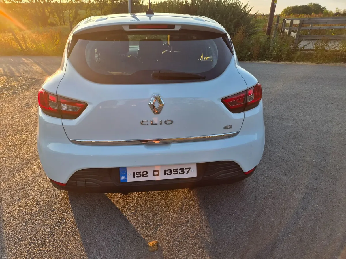 Renault Clio 2015 - Image 2