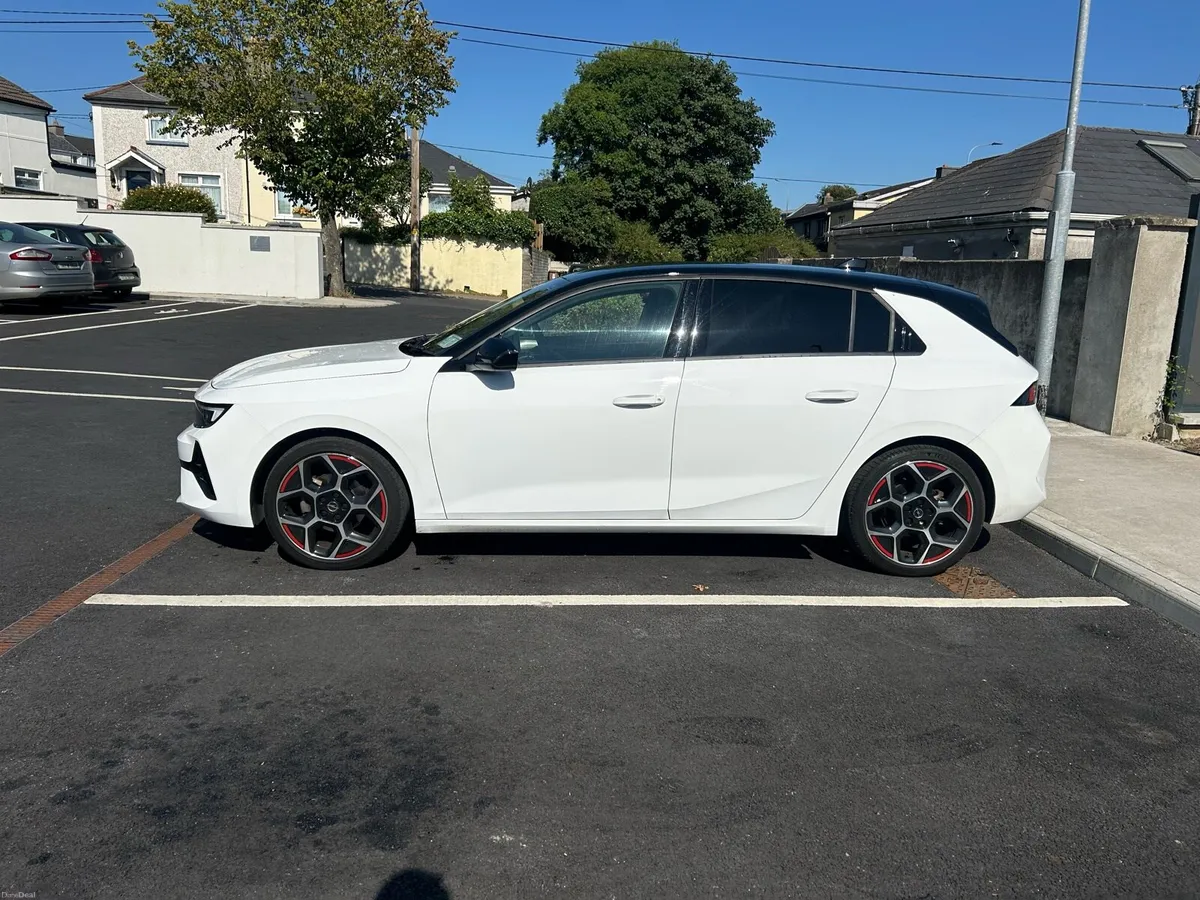 Opel Astra GS 1.2 Turbo Petrol 130PS - Image 3