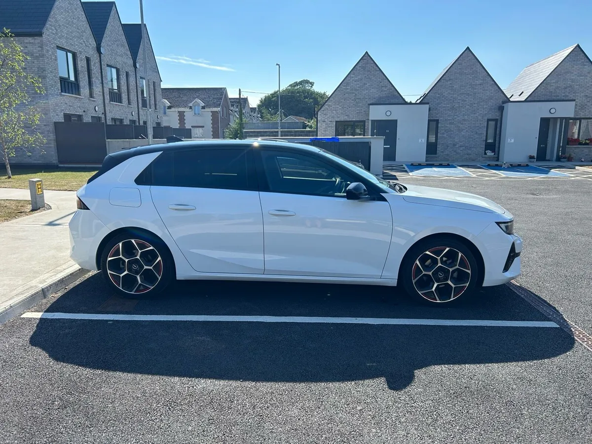 Opel Astra GS 1.2 Turbo Petrol 130PS - Image 4