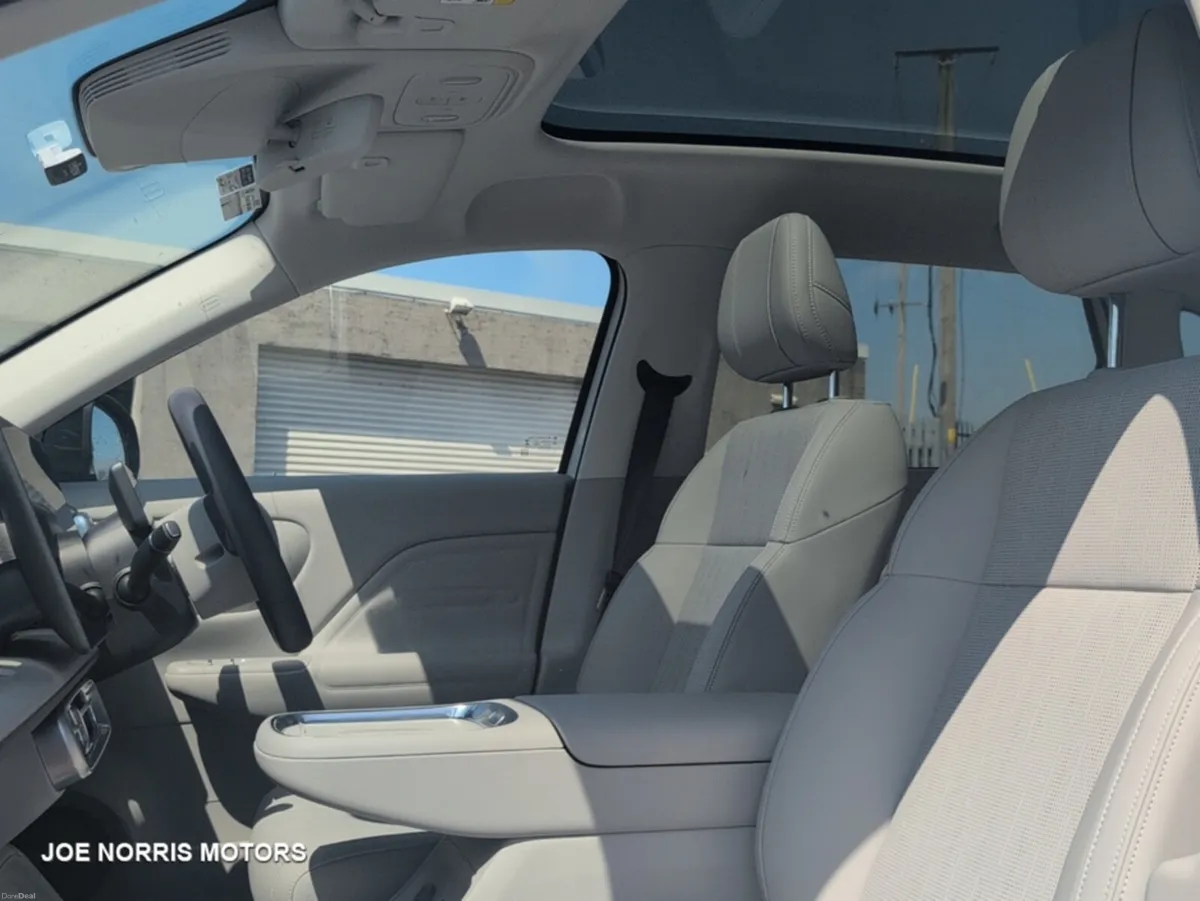 Leapmotor B10 DESIGN 27KWH 900KM HYBRID 5DR DEMO - Image 4