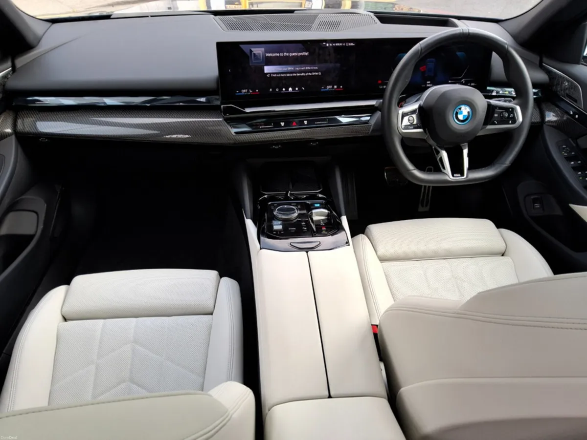 BMW i5 EDRIVE40 M SPORT PRO ** MEGA SPEC ** - Image 6