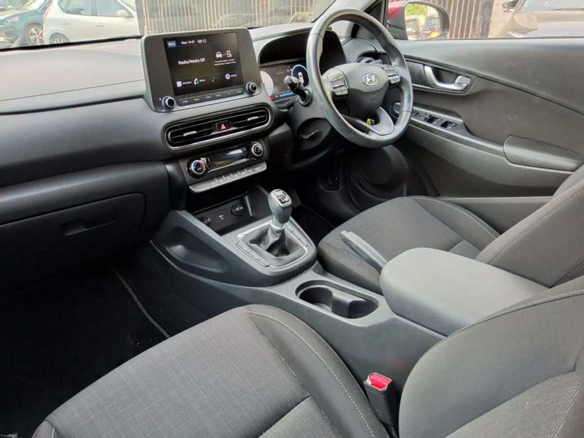 Hyundai KONA EXECUTIVE ** VERY LOW KMS ** - Image 6