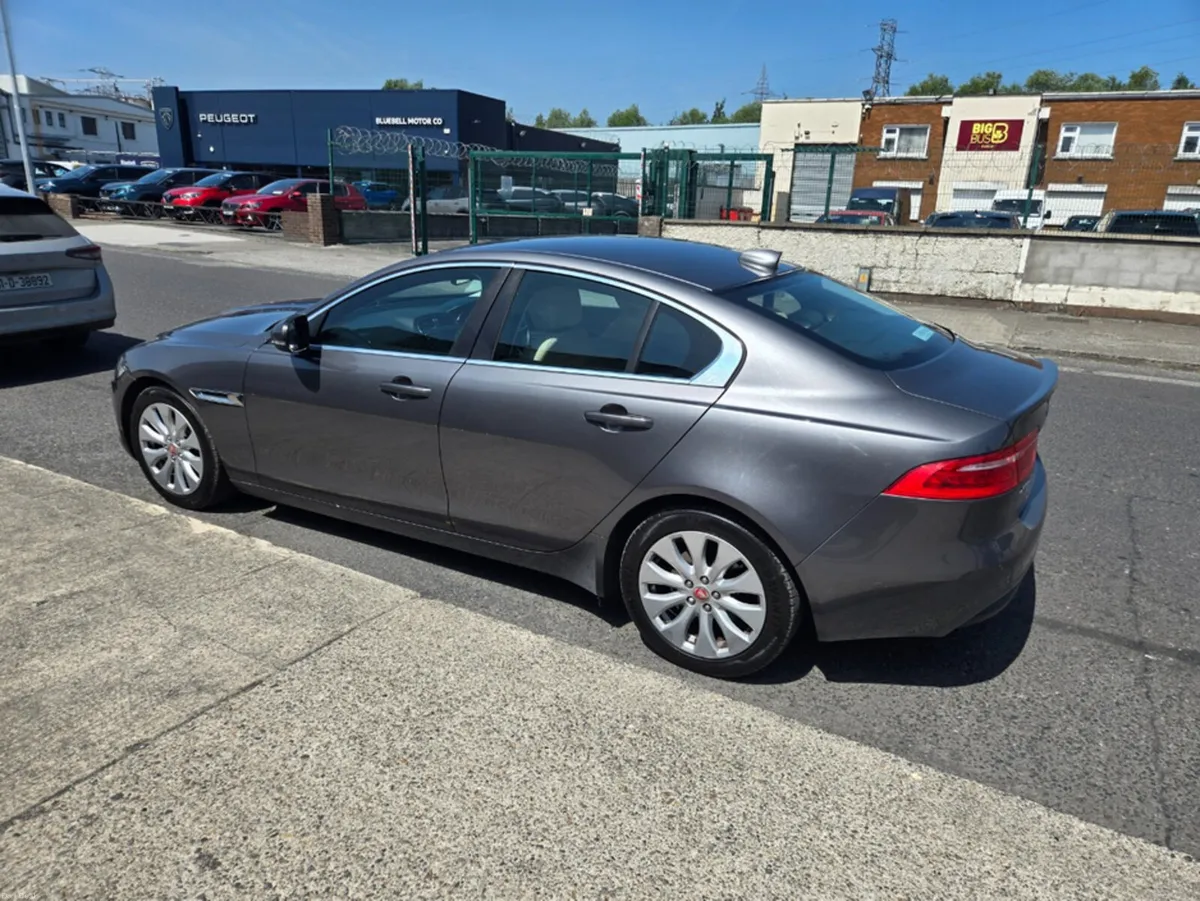Jaguar XE MY18 2.0 D PRESTIGE 163PS 4DR AUTOMATIC - Image 3