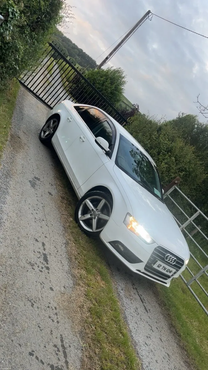 Audi A4 - Image 2