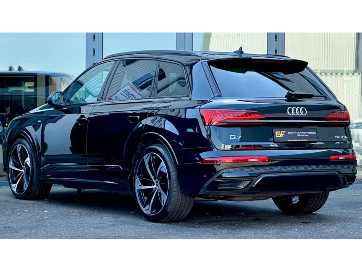 Audi Q7 S LINE BLK 55 TFSI E Q QUATTRO EDITION BLA - Image 4