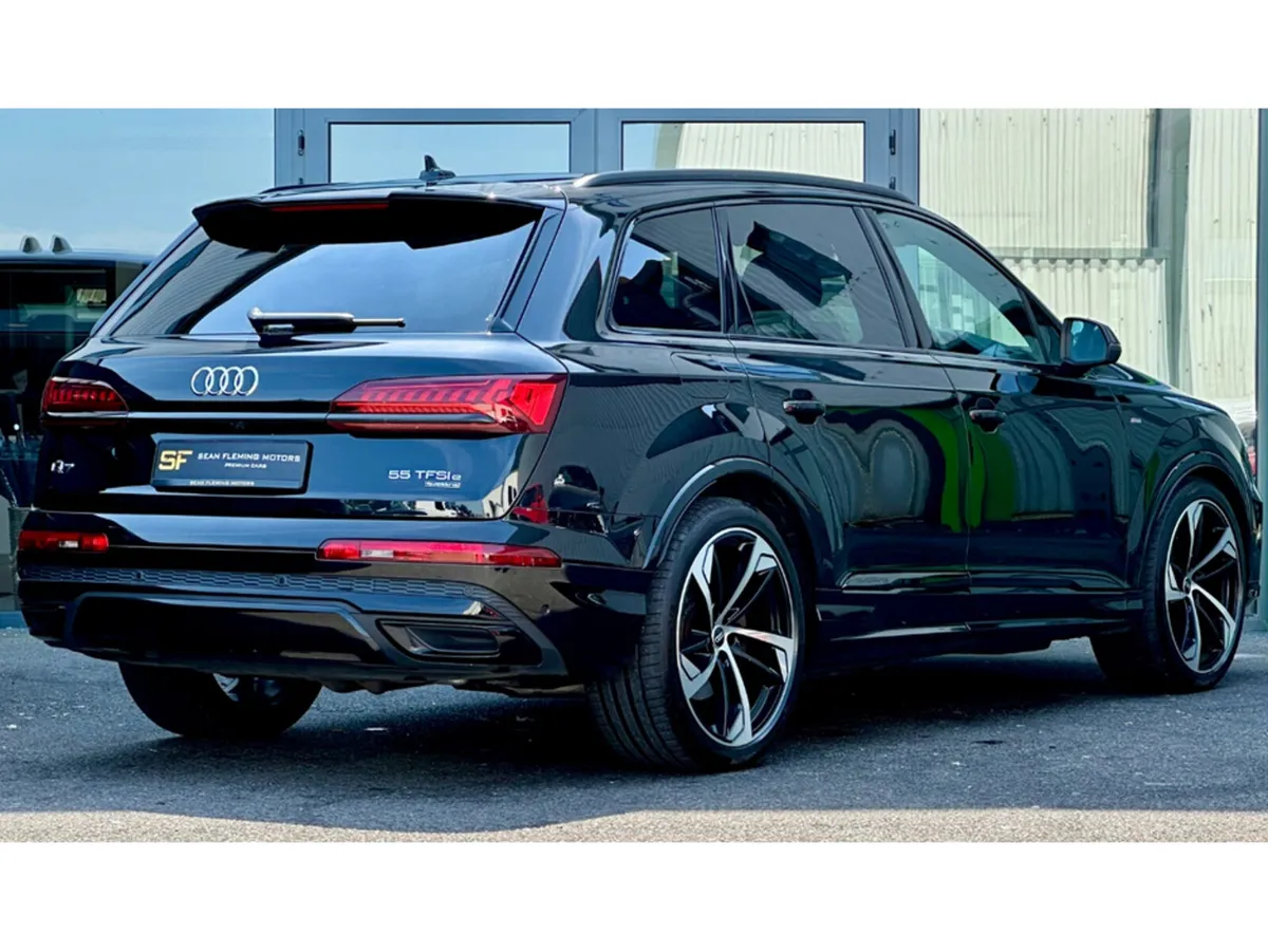 Audi Q7 S LINE BLK 55 TFSI E Q QUATTRO EDITION BLA - Image 3