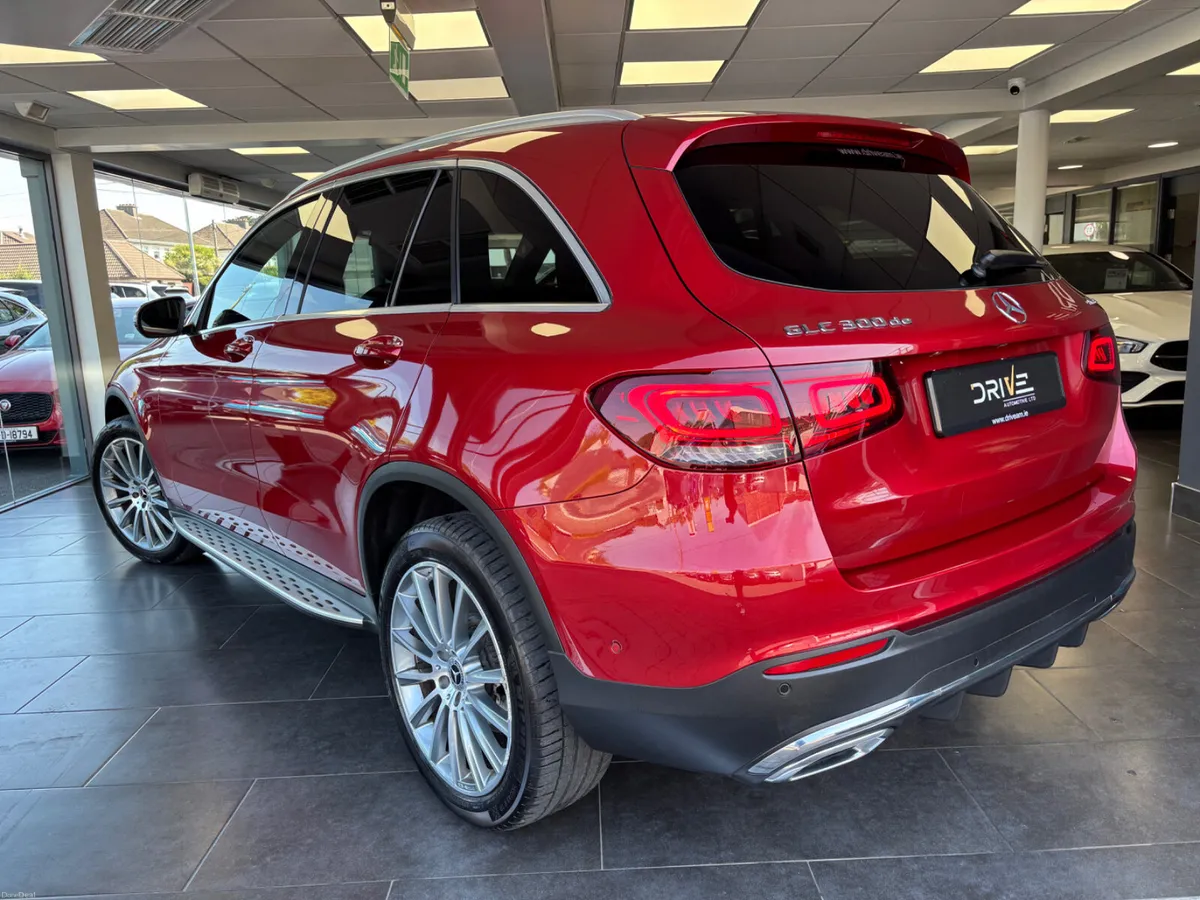 Mercedes-Benz GLC 2022 300de  AMG  Premium - Image 2