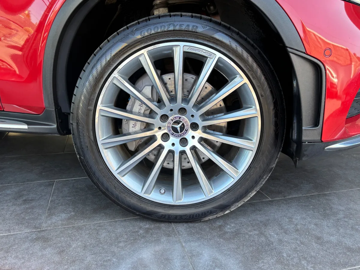 Mercedes-Benz GLC 2022 300de  AMG  Premium - Image 5