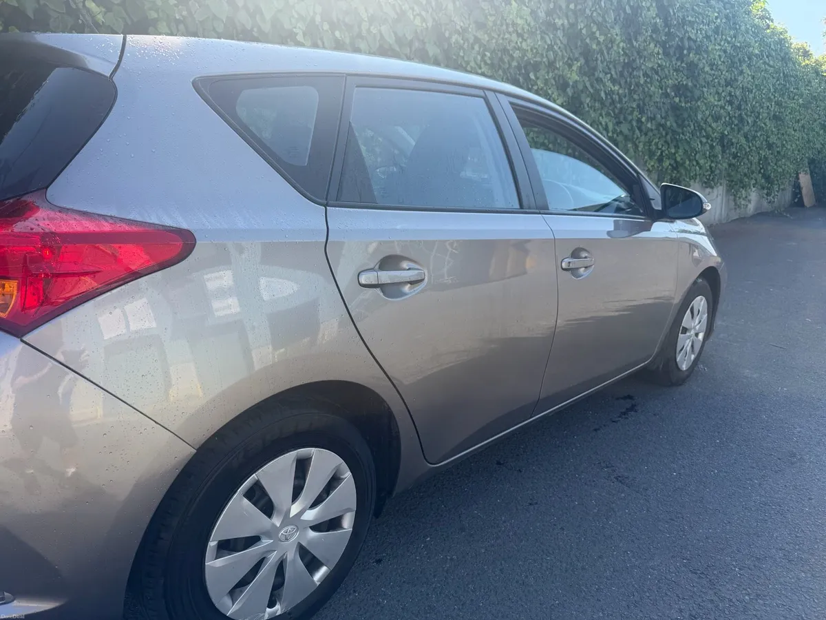 15’ Toyota Auris 1.3 petrol Low Km’s New NCT & Tax - Image 3