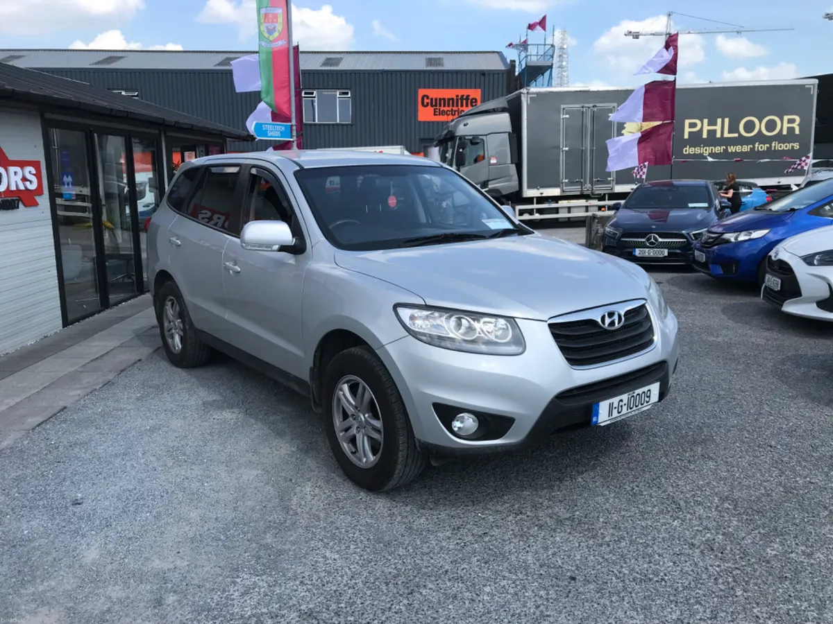 Hyundai Santa Fe 2011 - Image 3