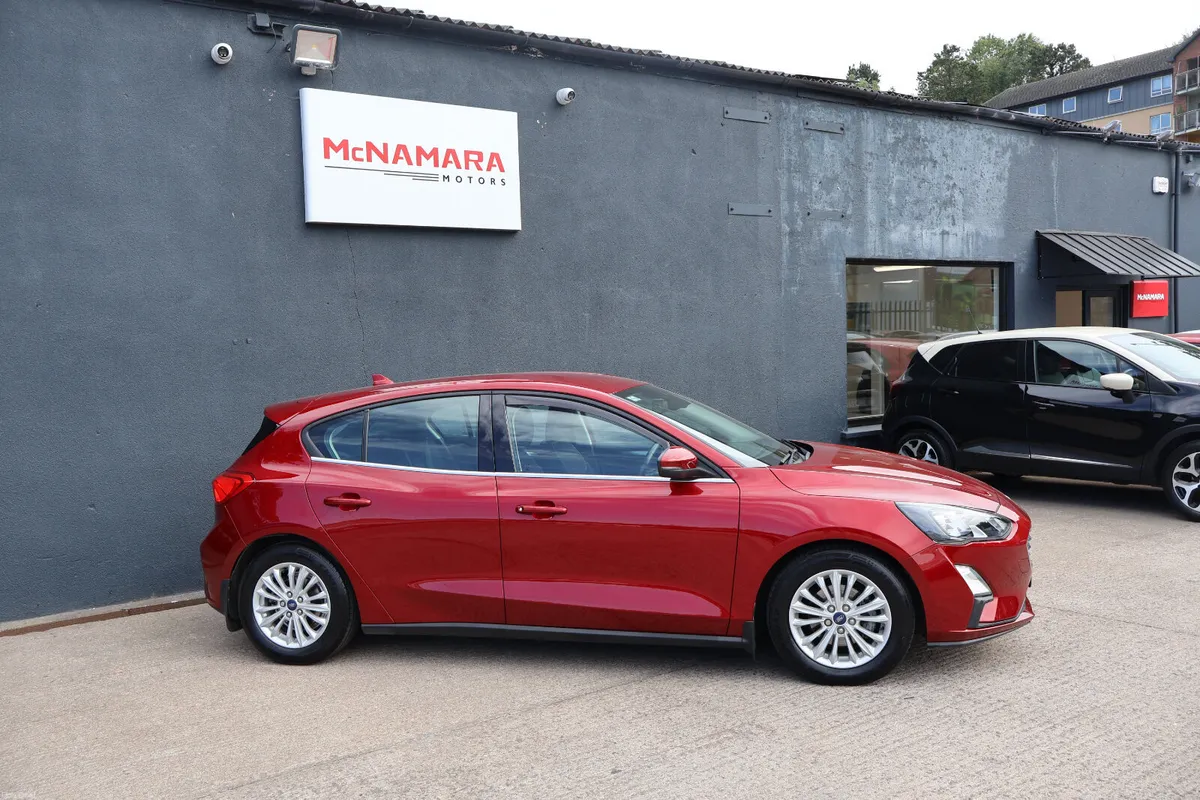 Ford Focus Titanium 1 Owner Huge Spec Exceptional! - Image 2