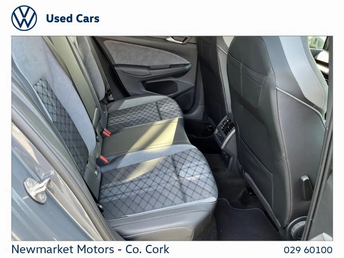 Volkswagen Golf 2.0TDI 150BHP R-LINE 6 SPEED - Image 3