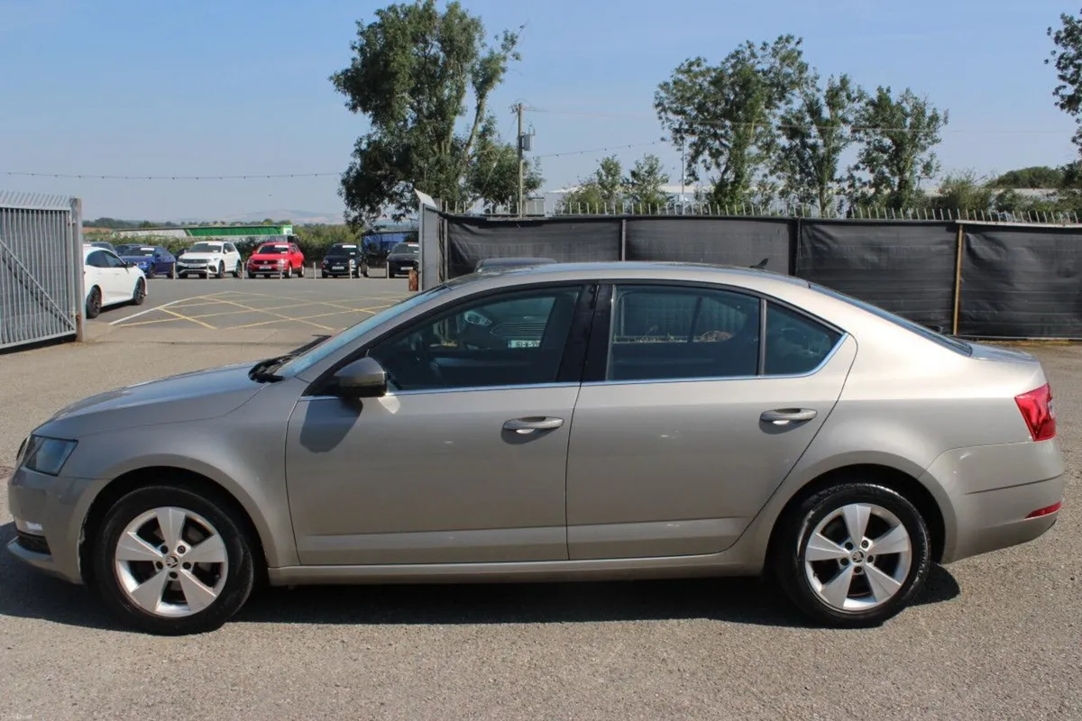 Skoda Octavia AMBITION 1.6TDI 115HP DSG(TENDER 26) - Image 3
